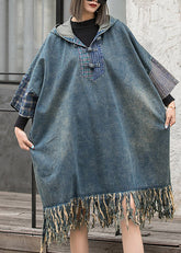 Vestido vaquero con borlas y retazos de estilo urbano, con capucha y mangas murciélago